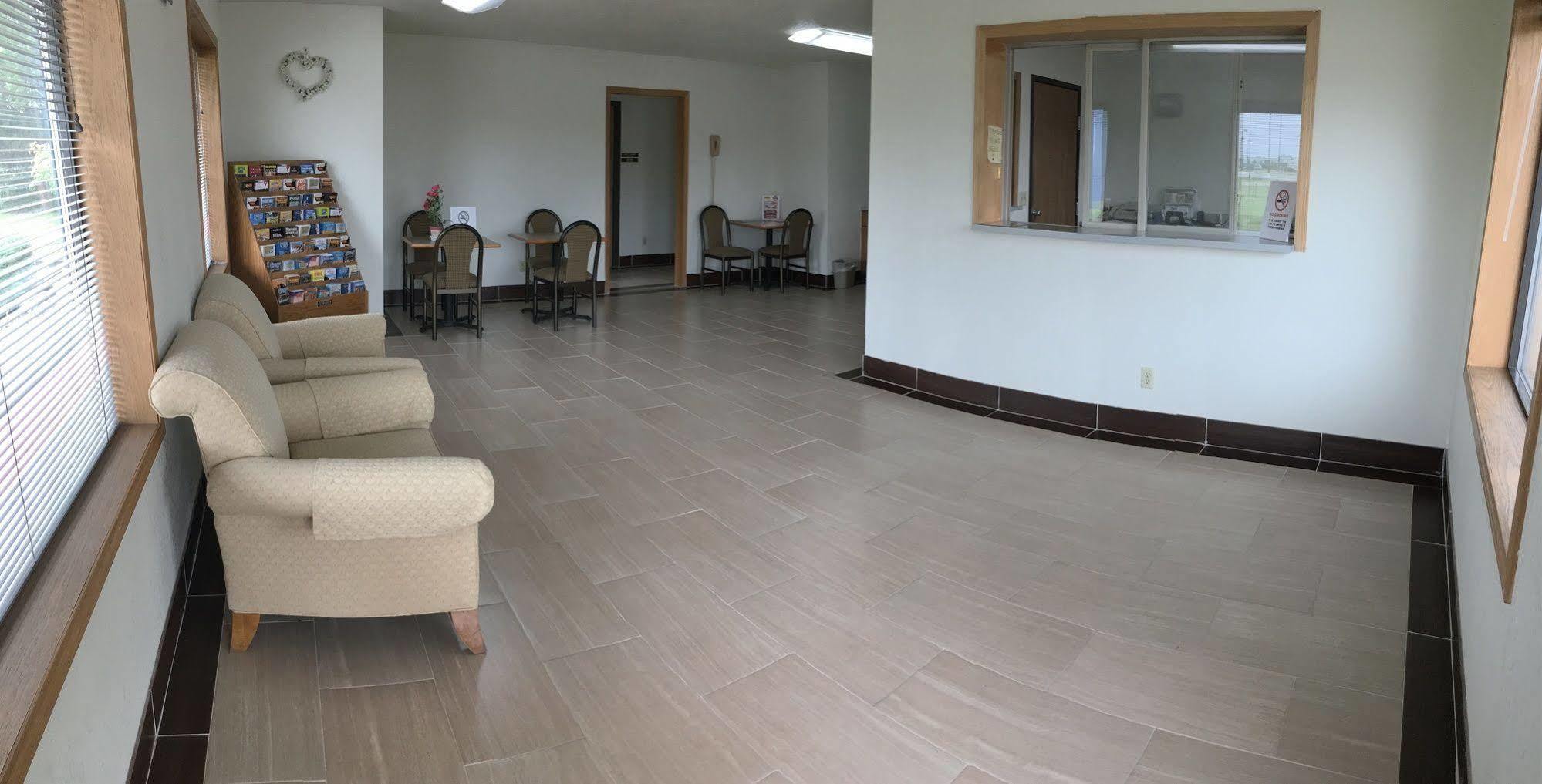 Anderson Chesterfield Travel Inn Daleville Esterno foto