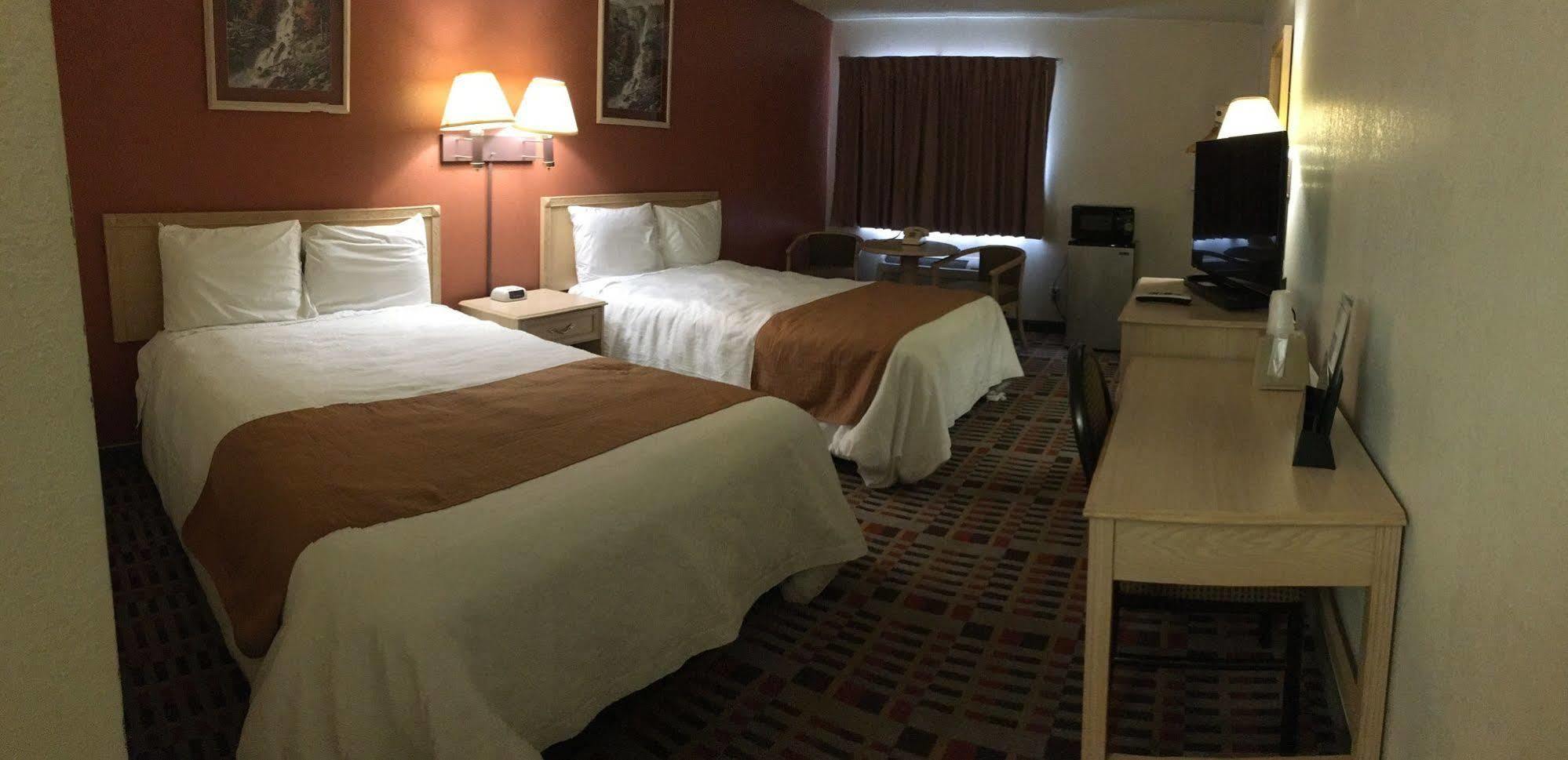 Anderson Chesterfield Travel Inn Daleville Esterno foto